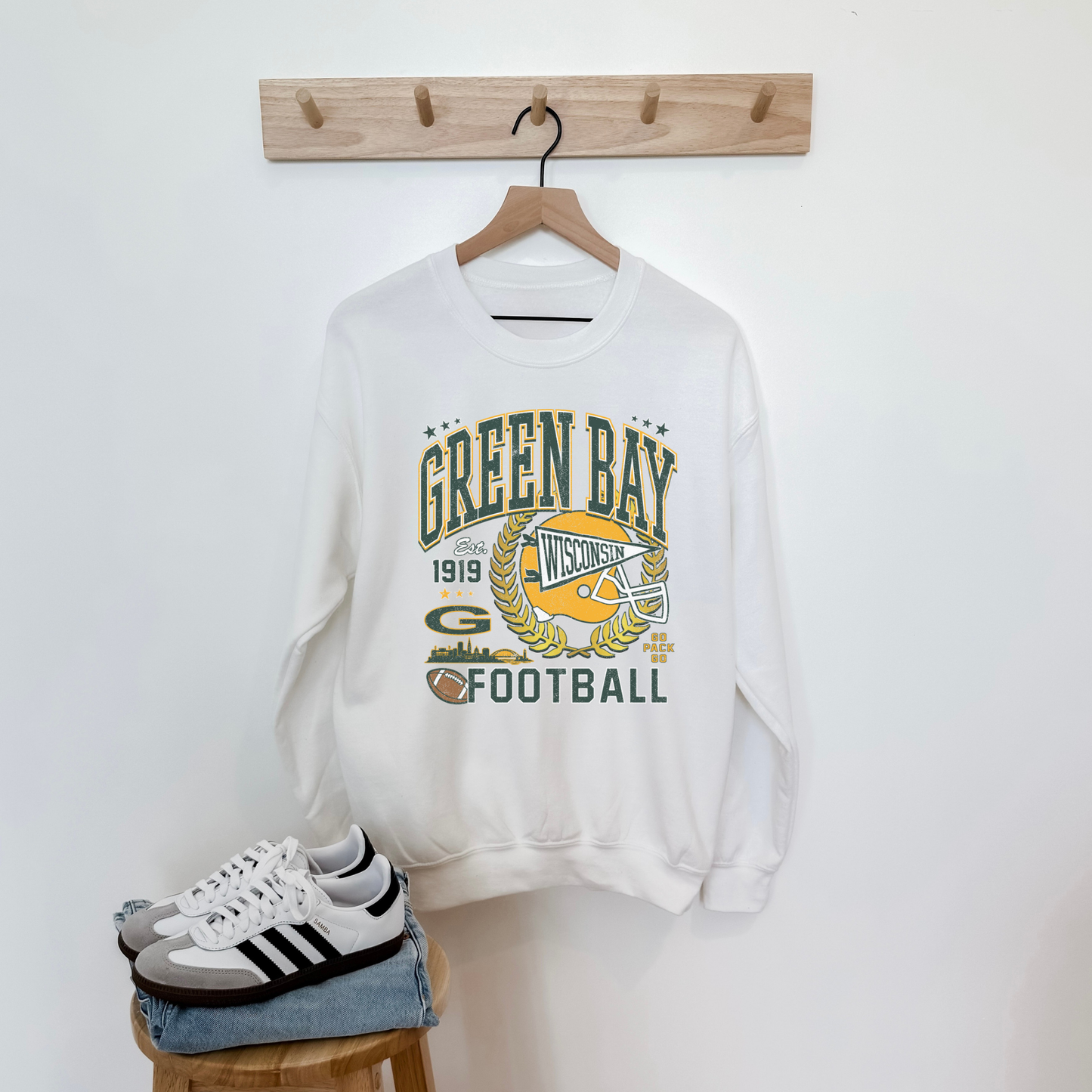 Green Bay Football Vintage Wisconsin Crewneck Sweatshirt – Classic Game Day Pullover